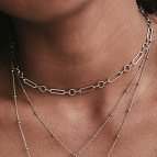 Joobee : collier gros maillons or pâle Saturne de Un de Ces Quatre porté
