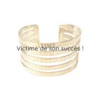 Joobee : bracelet Manchette ciselée de Helles porté