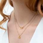 Joobee : Collier double doré June de Constance L. porté