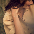 Joobee bracelet fin Plumage de Nadja Carlotti porté