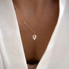 Joobee collier Gatsby signé Un de Ces Quatre porté