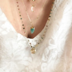 Joobee : collier sautoir tourmaline India sautoir de Stella Mai porté