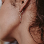 Joobee : boucles d'oreilles maillon or pâle Saturne de Un de Ces Quatre