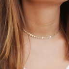 Joobee : collier choker de Constance L porté