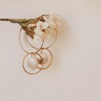 Joobee : Boucles d'oreilles créoles doubles perle Lisbonne par Gisel b.
