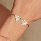joobee bracelet jonc doré de nadja carlotti porté