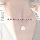 Joobee : collier médaille Etoile de Léone porté