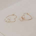Joobee : Boucles d'oreilles mini créoles cœur de perles de Gisel b.