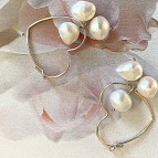 Joobee : Boucles d'oreilles mini créoles cœur de perles de Gisel b.
