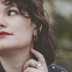 Boucles d'oreilles créoles tressées Liane de Un de Ces Quatre portées