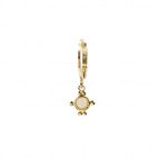 Joobee : Monoboucle cabochon en verre Gabie de Constance L portée
