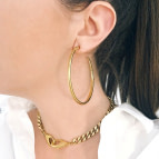Joobee : Boucles d'oreilles créoles serpent Snake de Helles portées
