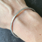 Joobee : bracelet jonc métal argenté de Helles