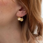 Joobee : Boucles d'oreilles mini créoles asymétriques June de Constance L portées