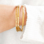 Joobee : bracelet jonc Bracelet jonc métal doré de Helles porté