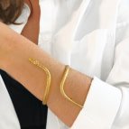 Joobee : bracelet manchette serpent Snake de Helles portée