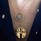 Joobee : collier labradorite Rê de Un de Ces Quatre porté