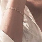 Joobee : bracelet perle de culture Minorque de Mai porté