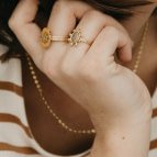 Joobee : Bague Anémone de Un de Ces Quatre portée