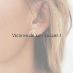 Joobee : Boucles d'oreilles puces fleur Nola de Constance L
