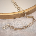 Joobee : bracelet gros maillons or pâle Saturne de Un de Ces Quatre porté