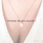 Joobee : collier médaille dorée Ivy de Ginandger porté
