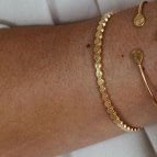 Joobee : bracelet jonc ouvert Pastilles de Léone porté