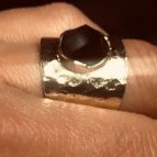 Joobee : bague Daya de Maison Clairon portée