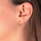 Joobee : Boucles d'oreilles mini créoles dorées Iris de 4 Crosses portées