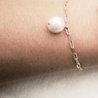 Joobee : bracelet perle de culture Minorque de Mai porté