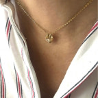 Joobee : collier pendentif soleil de Petite Madame porté