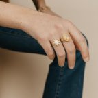 Joobee : Bague Anémone de Un de Ces Quatre portée