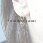 Joobee : boucles d'oreilles Gina de Petite Madame portées