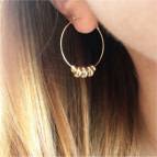 Joobee : Boucles d'oreilles créoles perles dorées Aby de Stella Mai