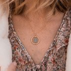 Joobee : collier labradorite Rê de Un de Ces Quatre porté