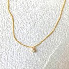 Joobee : collier pierre de lune Flora Palmy de Anna Sottilotta porté