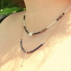 Joobee : collier perles pyrite Judi de By Fleur de Jade porté