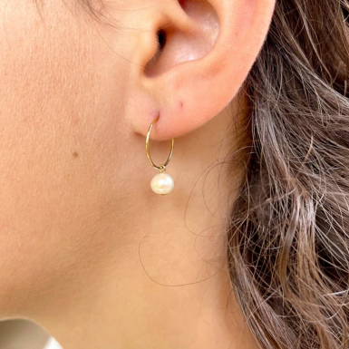Joobee boucles d'oreilles mini créoles perles de culture de Jour de Mistral